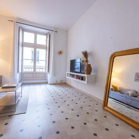 Beautiful Center T2 Apartment *